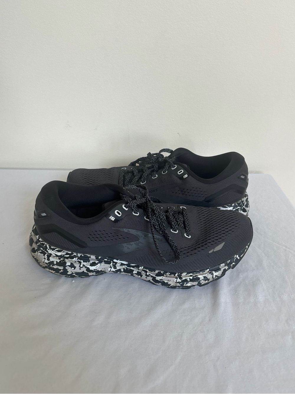 Brooks Ghost 15 Ebony Black Grey Camo womens Size 9.5 Running Sports Shoes